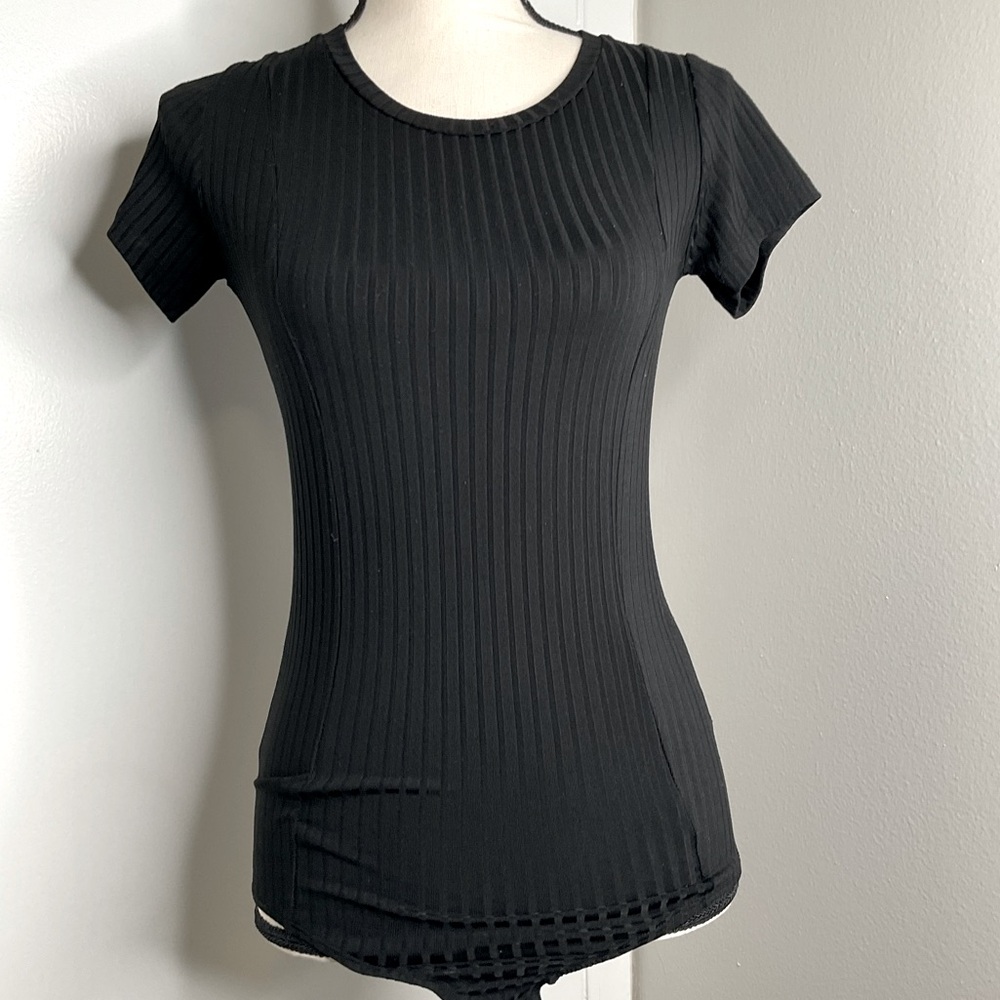 Sans Souci black ribbed bodysuit, short sleeves, size Small, EUC